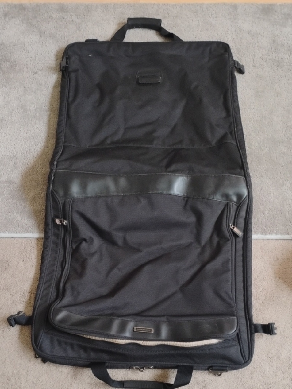 Johnston & Murphy Black  Wardrobe Travel Bag.  Excellent Condition.